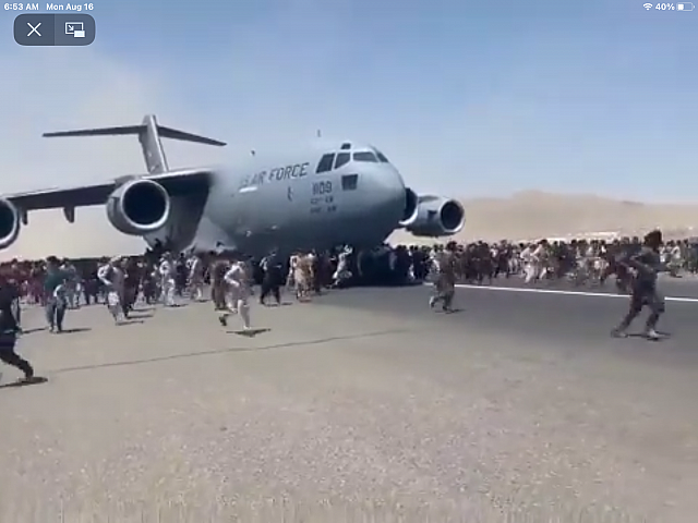 427EC199-684D-4A35-82FD-0A252C115E8B